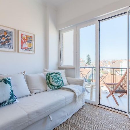 Renovated Sunny Apartment With Amazing Sunset Balcony , By Timecooler Lisbon Luaran gambar
