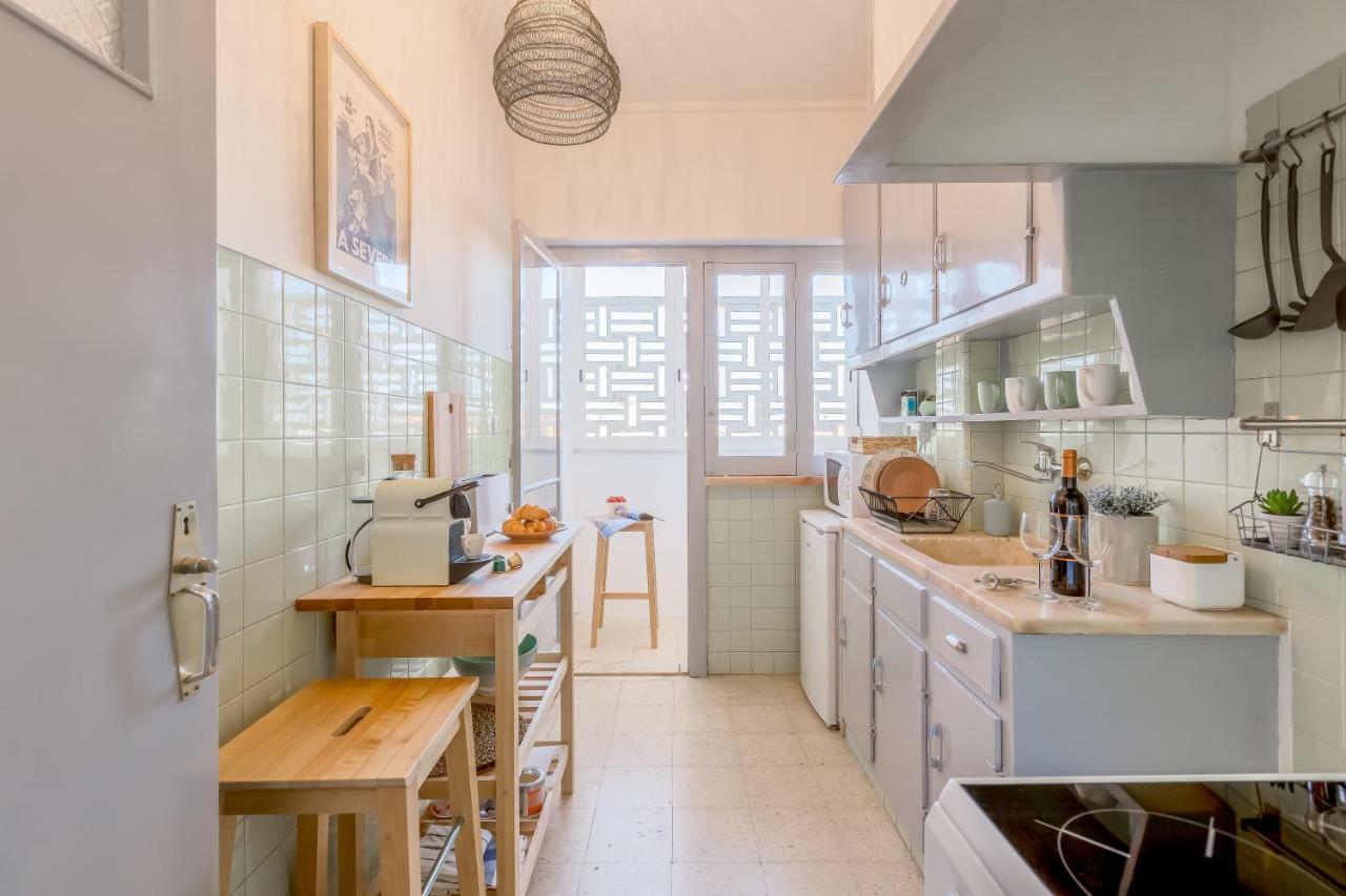 Renovated Sunny Apartment With Amazing Sunset Balcony , By Timecooler Lisbon Luaran gambar