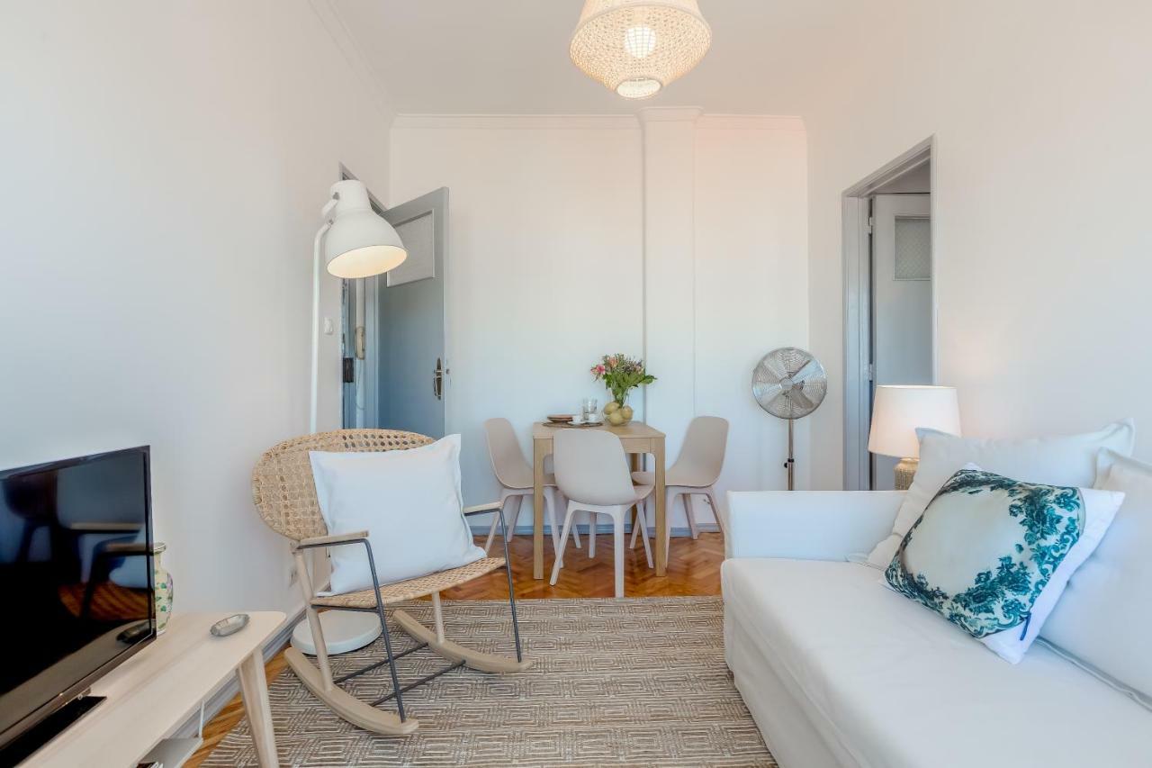 Renovated Sunny Apartment With Amazing Sunset Balcony , By Timecooler Lisbon Luaran gambar