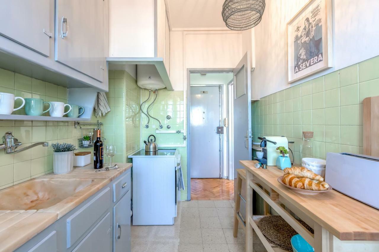 Renovated Sunny Apartment With Amazing Sunset Balcony , By Timecooler Lisbon Luaran gambar