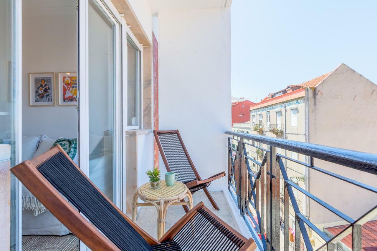 Renovated Sunny Apartment With Amazing Sunset Balcony , By Timecooler Lisbon Luaran gambar